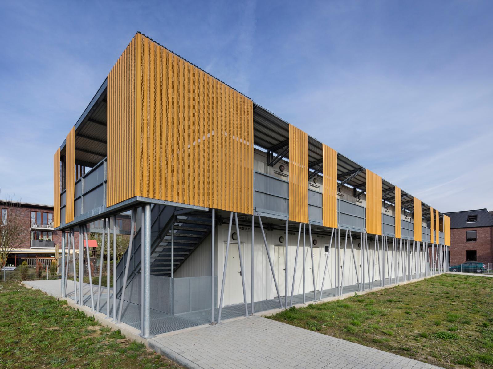 Flüchtlingsunterkunft Erkrath Fassade